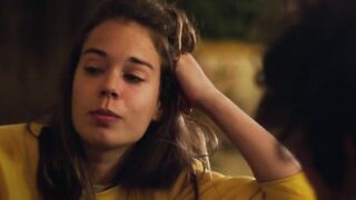 Alia Shawkat, Laia Costa - Duck Butter (2018)