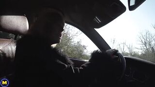 Mature dogging gang bang with squirting!