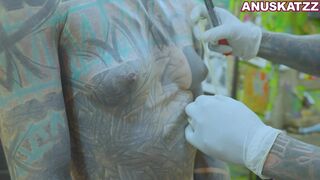 Tattoo model Anuskatzz gets nipp piercings whilst anal fuck hardcore extraordinary rough sex S&M fetish