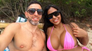 Big Bazookas Thai Bombshell Gets Picked up in Public Beach