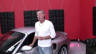 Big boobs babe snatch screwing weenie sucking vibrator playing in garage