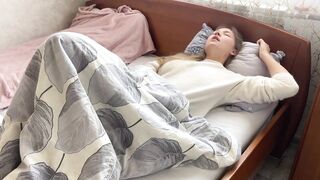 Caressing her vagina early in the morning. Homemade orgasm. Loud moans.