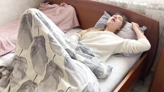 Caressing her vagina early in the morning. Homemade orgasm. Loud moans.