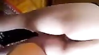 SEXY ARABIC GIRL SHOWS OFF