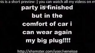 Veneisse i public party plug bottle & double fisting