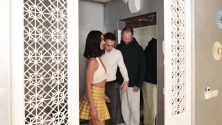 Caught Her Boyfriend Cheating on Her and Couldn't Move Anymore! Only Sex Can Assist Her!