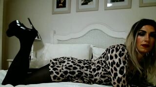 Sam_cdsissy sissy crossdresser ejaculation in pantyhose