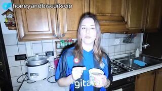 Partita di derby finisce in scopata per una vera coppia amatoriale calda e arrapata-Dialoghi ita