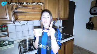 Partita di derby finisce in scopata per una vera coppia amatoriale calda e arrapata-Dialoghi ita