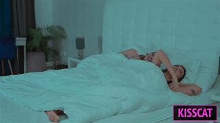 Step Mom Brings Step Son to Step Sister Catherine Knight – How Does This chab Fuck Us in Shared Couch?