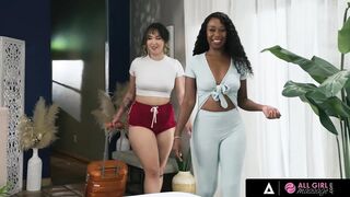 ALL GAL MASSAGE - BnB Owner Offers A Massage Which Lead To Fantastic Scissoring Pleasure