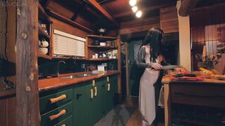 Tattooed Wifey Makes Cabbage Soup and Creampie for Giant Jock Hipster