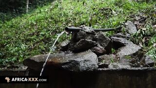 Hawt encounter in the jungle