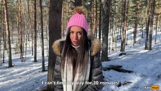 A beauty got lost in the forest and met a forester, thanking him with sex - Creampie
