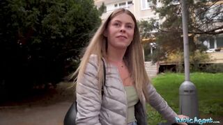 This beauty looked lost - Public Agent