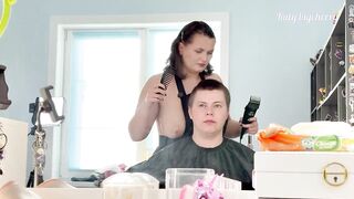 Stepmom hairdresser let me jerk off and bang her
