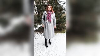 Winter in garden - outfit with black boots and pantyhose