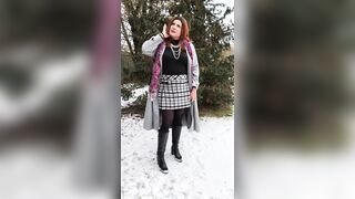 Winter in garden - outfit with black boots and pantyhose
