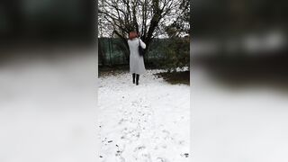 Winter in garden - outfit with black boots and pantyhose