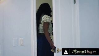 Hawt MILF Stepmom Helps Injured Stepson Jerk Off