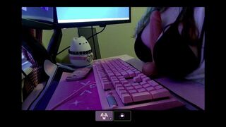 moaning egirl gives private masterbution help