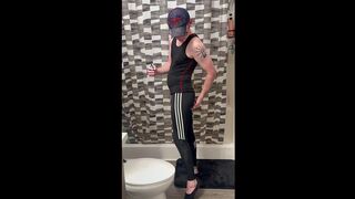 Andrew shoots his cum on his Miller hat!