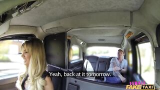 Female Fake Taxi - Tattooed Man Gives Driver a Facial for a Fare