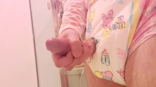 Cute diaper cum (tons of pre and cum!)