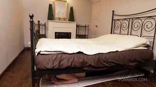 Bedroom funtime: dude surprises sexy beauty with creamy creampie