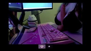moaning egirl gives private masterbution help