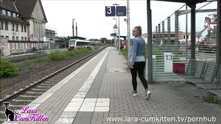 Public wichsen am Bahnhof