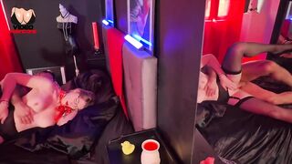 MILF Cheats on Her Husband with a Stranger in a Love Room