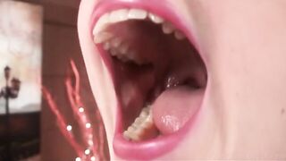 LIPSTICKED LIPS ARE GREAT AROUND YOUR COCK