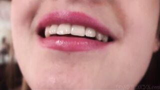 LIPSTICKED LIPS ARE GREAT AROUND YOUR COCK