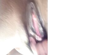 Smutty ebony teen masterbates and plays with her soaked twat -- mochamulanx