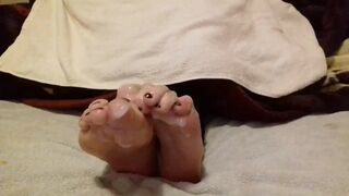 Spreading thick cum between my toes - cum on feet