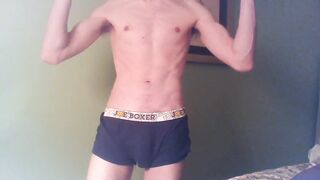 Big dong fit dude jerking and flexing