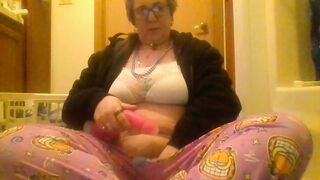 Pjs and Vibing Constricted Cunt