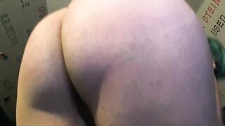 BBW Butt shake and strip tease