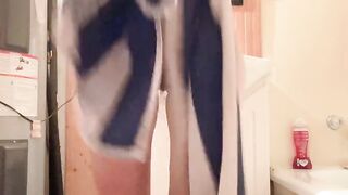 Wet Mess Twat in Shower Time