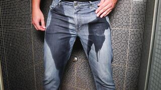 Guy pee inside his jeans and jizz flow on end