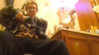 Slutty Curvy Autie Fingers Herself