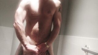 Nicholas Wonder getting Sex ? This chap goes the Distance !
