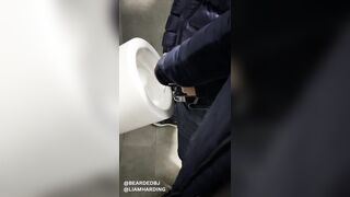 Hot daddy gives hot fellatio to hawt hunk in public washroom