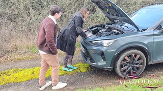 Broken Down on a Country Road - This man Eats My Cunt and Then Fucks Me on the Hood and in the Trunk
