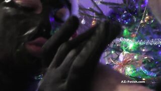 Strat rub limp wang suck to make him hard for Xmas cum on my face