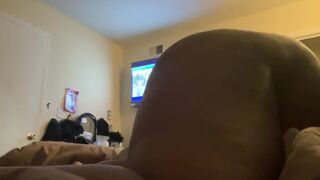 Thick BBW shaking her ass while her parents is gone !