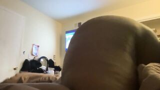 Thick BBW shaking her ass while her parents is gone !