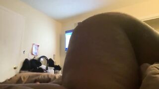 Thick BBW shaking her ass while her parents is gone !