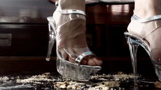 FOOD CRUSH VERME INUTILE TI CALPESTO E TI RIDUCO IN BRICCIOLE